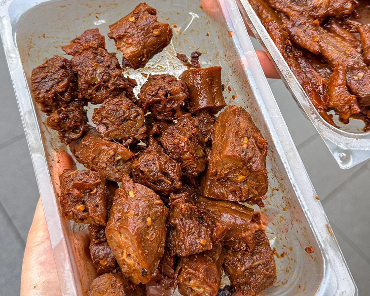 周黑鸭加盟店费用明细表，熟食小吃店加盟费一般需要多少钱