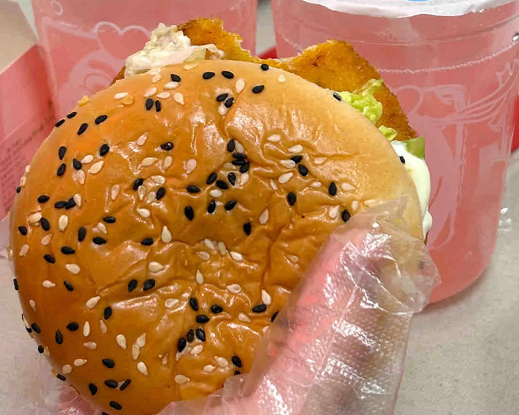 县城加盟一家华莱士汉堡需要多少钱，华莱士汉堡店加盟费及加盟条件详解